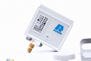 Presostat mechaniczny RANCO P016-6751 wysokiego ciśnienia z ręcznym resetem