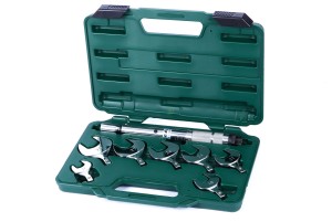 Zestaw kluczy dynamometrycznych 17-29 mm Refco TW-8