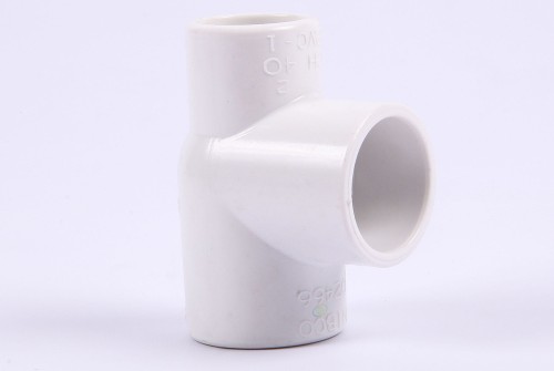 Trójnik redukcyjny NIBCO KW/KW/KW PVC 3/4" x 1/2" x 3/4"