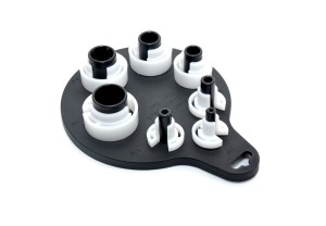 Zestaw zawierający 7szt. adapterów do złącz systemów klimatyzacyjnych i paliwowych w samochodówce