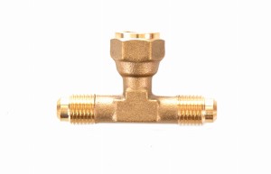 Trójnik skręcany 1/4" SAE x 1/4SAE x gwint wewnętrzny 1/8" NPT T6-4A